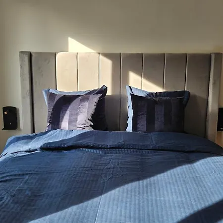 Escapade Parisienne - Paris * Orly