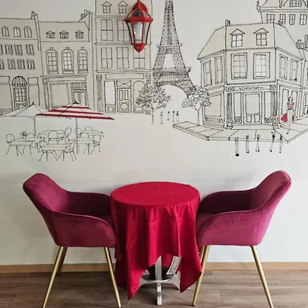 Escapade Parisienne - Paris *